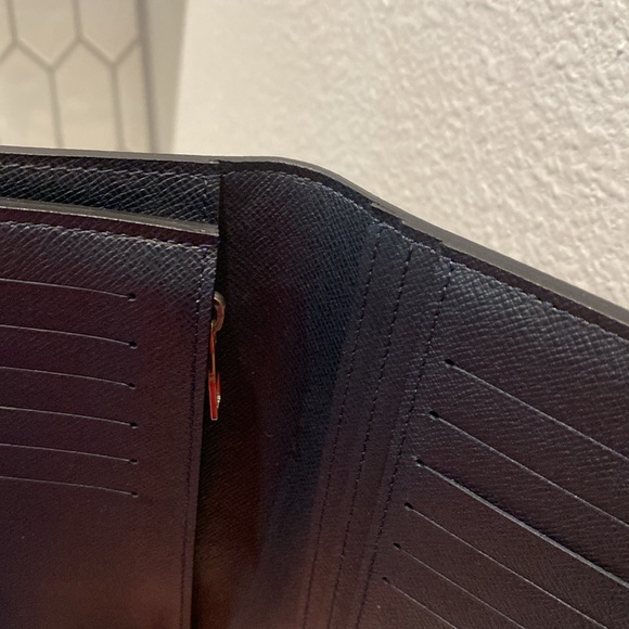 ⭐️SOLD⭐️ EUC Louis Vuitton Brazza Black Taiga - Picture 12 of 15